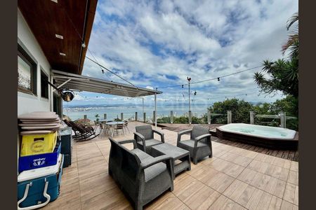 8_photo/9527386b25.e100dba37721dde7-ATLAS-111d91fe-4f9a-4754-aa75-585ac13d3cdc.jpg de casa à venda com 3 quartos, 268m² em Centro, Florianópolis