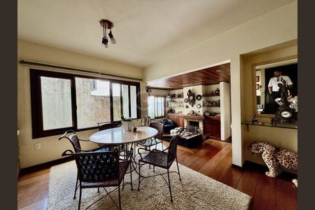 15_photo/9527386b25.e100dba37721dde7-ATLAS-422d884e-470c-4ea2-84db-8d1fefe0594b.jpg de casa à venda com 3 quartos, 268m² em Centro, Florianópolis