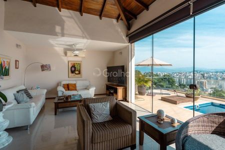 3_photo/9527386b3d.7e2ea02b9085bf9d-ATLAS-d55f324b-d71e-4e6e-958f-f4f26cf8c9db.jpg de casa à venda com 4 quartos, 370m² em Centro, Florianópolis