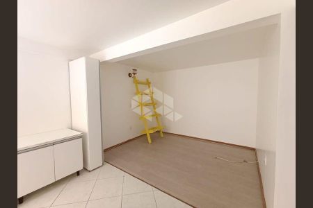 5_photo/9527386bab.dcade6c5f8d91e63-ATLAS-5e06ff17-c7ce-4cee-83e9-81175a014bf7.jpg de apartamento para alugar com 2 quartos, 40m² em Centro, Florianópolis