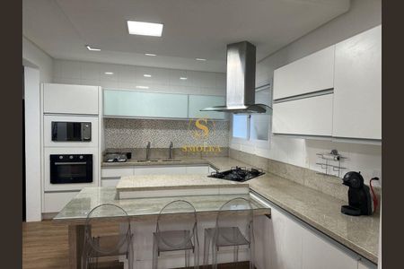 12_photo/9527386d3d.e6f02a1e96aef2b1-ATLAS-4d9dc0cc-a76d-4e08-9aba-452469070399.jpg de casa à venda com 3 quartos, 292m² em Agronômica, Florianópolis