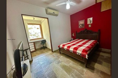 11_photo/9527386d51.23351eba74f1df34-ATLAS-ef7cd4f2-ff17-4a11-b7f5-111c8fd9e1a5.jpg de casa à venda com 4 quartos, 230m² em Agronômica, Florianópolis