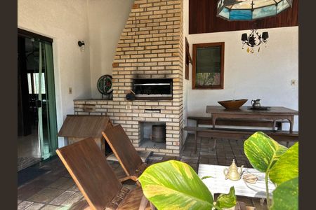 12_photo/9527386d71.74dbc9aa7d3e0758-ATLAS-00ee494e-eef8-4077-b687-331e1e038e51.jpg de casa à venda com 4 quartos, 407m² em Agronômica, Florianópolis