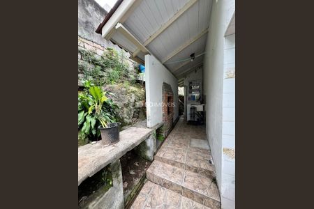 2_photo/9527386e75.babca6c7f82b9010-ATLAS-e3b2cee3-388e-4ac4-b912-e3a5c8b90667.jpg de casa à venda com 2 quartos, 82m² em Agronômica, Florianópolis