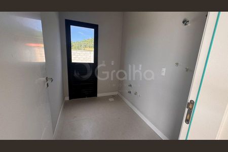 4_photo/9527388b91.e55d5649294f0132-ATLAS-e7cf9fe6-b342-4ffd-b72f-7a18603cbe8c.jpg de casa à venda com 3 quartos, 154m² em Trindade, Florianópolis