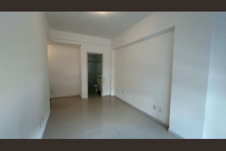 12_photo/9527388e51.fbcd7a2e7ac63d93-ATLAS-c42b5399-bd06-45cf-955c-a2a365efcd45.jpg de apartamento à venda com 2 quartos, 72m² em Itacorubi, Florianópolis