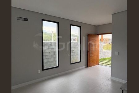 3_photo/9527388f09.833a42e394c467a8-ATLAS-27475511-7f57-4c19-9a0f-6fa51e4e056e.jpg de casa à venda com 3 quartos, 154m² em Saco Grande, Florianópolis