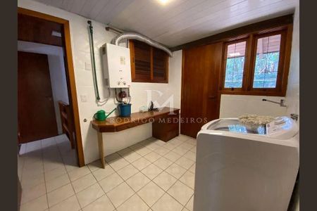 17_photo/9527389d4b.ceff8192393c33de-ATLAS-d24cc9ec-911e-4420-98e1-8cf493f108f7.jpg de casa à venda com 4 quartos, 363m² em João Paulo, Florianópolis