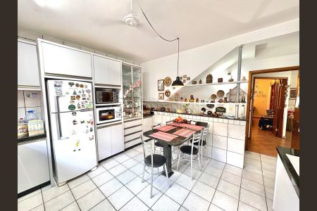 8_photo/9527389d93.206353ecc2220d31-ATLAS-baee4d1a-8769-42cb-bbcc-068c9bbbebe1.jpg de casa à venda com 5 quartos, 260m² em João Paulo, Florianópolis