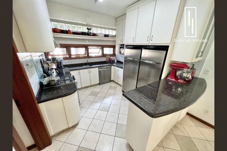 4_photo/952738e21f.24a317c22631bef5-ATLAS-1e83b36f-2d2b-4d89-8cf5-e27d4e12cce9.jpg de casa à venda com 5 quartos, 345m² em Santa Monica, Florianópolis