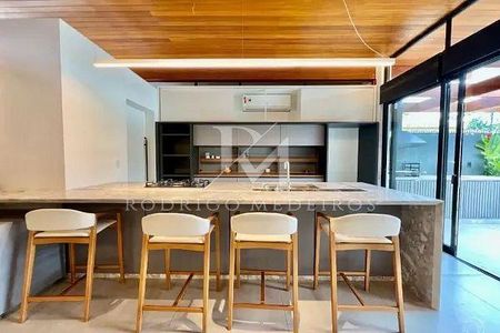 10_photo/952738e28f.9a54faa83c3e471c-ATLAS-3f41ffdd-d4c8-4261-ad56-ea5d7c18b0c3.jpg de casa à venda com 3 quartos, 228m² em Santa Monica, Florianópolis