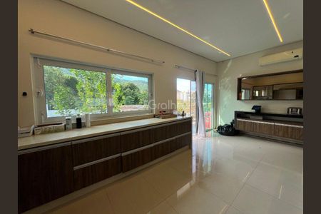 9_photo/952738e801.b7afec13c8c84584-ATLAS-be9bd03b-cf41-41e8-907f-15b4e5664786.jpg de casa à venda com 3 quartos, 550m² em Itacorubi, Florianópolis