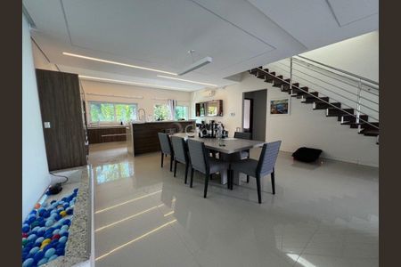 5_photo/952738e801.b7afec13c8c84584-ATLAS-d61c435c-18da-41e7-b68c-61f0b7bf90c8.jpg de casa à venda com 3 quartos, 550m² em Itacorubi, Florianópolis