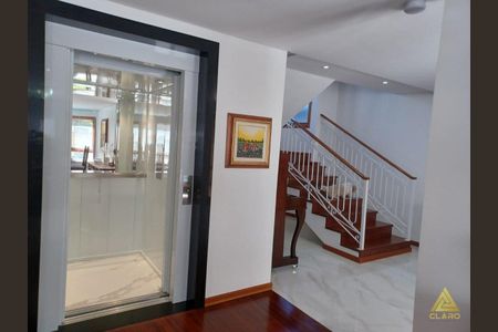 8_photo/952738e87f.93b8fa184532727f-ATLAS-b0cc2b2a-8f22-48d2-875b-32c741ce08ba.jpg de casa à venda com 4 quartos, 564m² em Itacorubi, Florianópolis