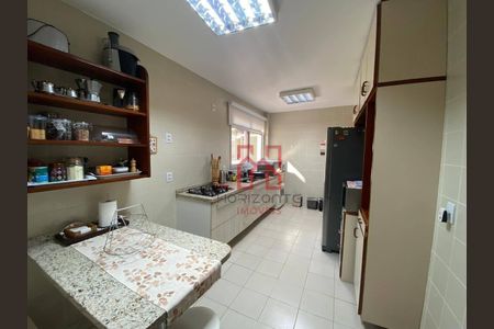 11_photo/952738e8b3.afb9ab7ce8b96613-ATLAS-4546e82b-7db0-486e-b629-a3b7ca5d33a8.jpg de apartamento à venda com 3 quartos, 209m² em Itacorubi, Florianópolis