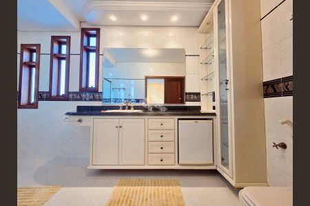 41_photo/952738ec6b.a64aef6598c47c00-ATLAS-89ecbeea-baca-482b-99c4-e63ebe1252c7.jpg de casa à venda com 4 quartos, 355m² em Itacorubi, Florianópolis