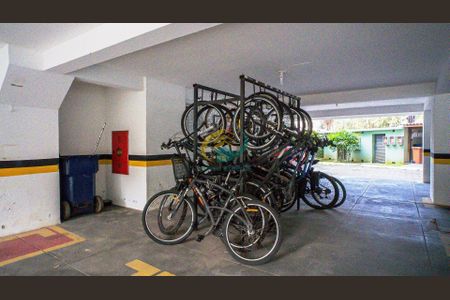 4_photo/952738f2f5.d60ed16da6b331d7-ATLAS-2793bf06-cdf1-4b39-b41a-e8555dbab809.jpg de apartamento à venda com 2 quartos, 52m² em Itacorubi, Florianópolis