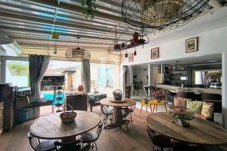 10_photo/952738fc91.1aa5b8f538f3adaf-ATLAS-c913b8d6-d1fe-44cc-876c-e7fba1a31403.jpg de casa à venda com 5 quartos, 460m² em Santa Monica, Florianópolis