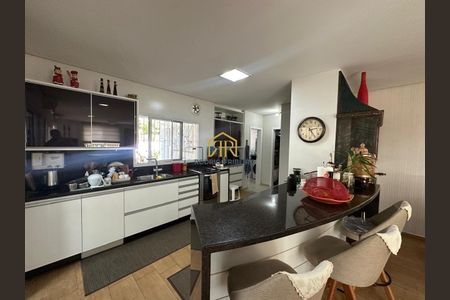 2_photo/952738fd87.adbb37f92a381176-ATLAS-5a102dbd-d6a1-4397-bb92-a3cecfcfc97e.jpg de casa à venda com 4 quartos, 350m² em Santa Monica, Florianópolis