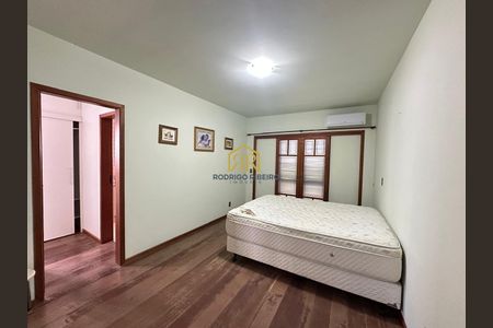 16_photo/952738fdb5.b98dc6cdfb52627f-ATLAS-c8264053-2957-4cb3-b332-2ab51c1b2e65.jpg de casa para alugar com 4 quartos, 245m² em Santa Monica, Florianópolis