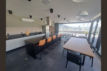 18_photo/952738ff81.6f41e9fee4e5c44b-ATLAS-ef0df883-e789-4a34-bffb-bafa83c8e8af.jpg de kitnet/studio à venda com 1 quarto, 33m² em Trindade, Florianópolis