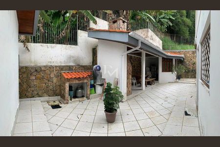 5_photo/952739039b.8a706a3c1c8a5b40-ATLAS-0f3f4235-6015-4568-92fb-d7e1632ce72a.jpg de casa à venda com 5 quartos, 312m² em Córrego Grande, Florianópolis