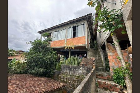 8_photo/95273904d1.517dfe94024b9c02-ATLAS-e56a7e2f-71b5-4c82-a66d-e694fcf36ab4.jpg de casa à venda com 3 quartos, 224m² em Córrego Grande, Florianópolis