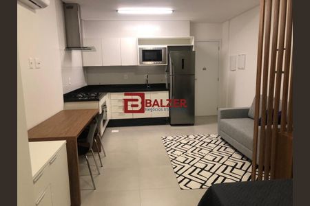 2_photo/95273907eb.2d5b66cf4807465a-ATLAS-11632a7d-a89e-401c-8e2e-53c6a57aa793.jpg de apartamento à venda com 1 quarto, 28m² em Pantanal, Florianópolis