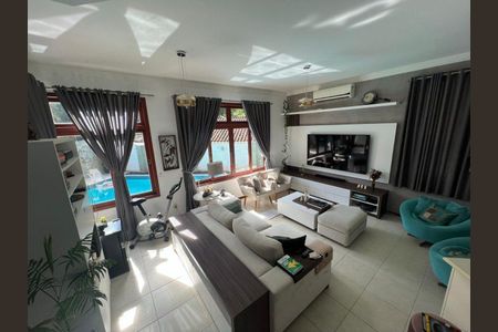 8_photo/952739095b.970dbbdf4e9b98b2-ATLAS-c52c6799-2c77-48ae-b551-a55934e5febd.jpg de casa à venda com 3 quartos, 205m² em Pantanal, Florianópolis