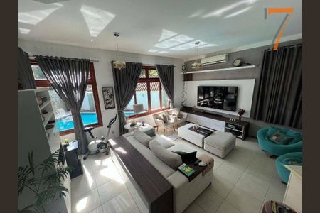 9_photo/952739095d.970dbbdf4e9b98b2-ATLAS-82823b02-8d1f-4f4a-9550-7bf7ca891ff7.jpg de casa à venda com 3 quartos, 205m² em Pantanal, Florianópolis