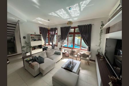 3_photo/952739095d.970dbbdf4e9b98b2-ATLAS-b300db76-9d56-4c01-8bdf-627087599c12.jpg de casa à venda com 3 quartos, 205m² em Pantanal, Florianópolis