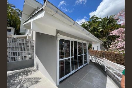 6_photo/952739096d.ad71ebb9c876c57a-ATLAS-34e701a6-57fd-4ab3-acba-2e88cfa9202f.jpg de casa à venda com 3 quartos, 230m² em Pantanal, Florianópolis