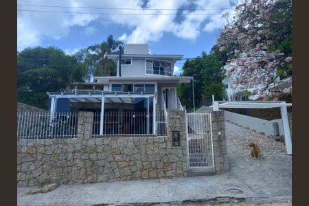 14_photo/952739096d.ad71ebb9c876c57a-ATLAS-725e9d8e-c506-4a3f-b37d-6608f1df044b.jpg de casa à venda com 3 quartos, 230m² em Pantanal, Florianópolis