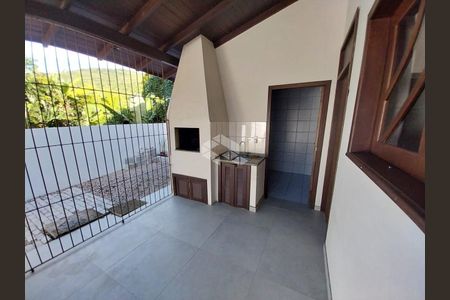 3_photo/95273910c3.e6f02a1e96aef2b1-ATLAS-093b3a5d-cc44-4f73-9b9d-a6d432e0816b.jpg de casa à venda com 3 quartos, 170m² em Córrego Grande, Florianópolis