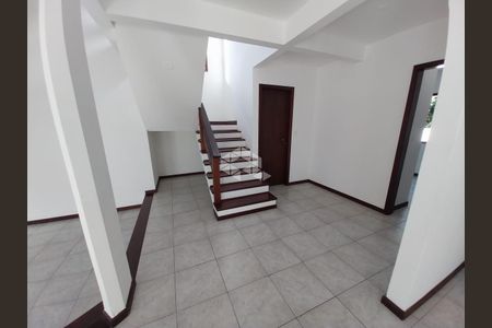 7_photo/95273910c3.e6f02a1e96aef2b1-ATLAS-695916f1-7b6a-44dd-9e6f-906f51920d5b.jpg de casa à venda com 3 quartos, 170m² em Córrego Grande, Florianópolis