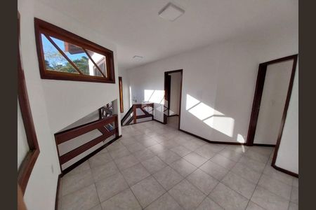 12_photo/95273910c3.e6f02a1e96aef2b1-ATLAS-8676b01b-15ac-42d2-a252-1159d7f7e247.jpg de casa à venda com 3 quartos, 170m² em Córrego Grande, Florianópolis