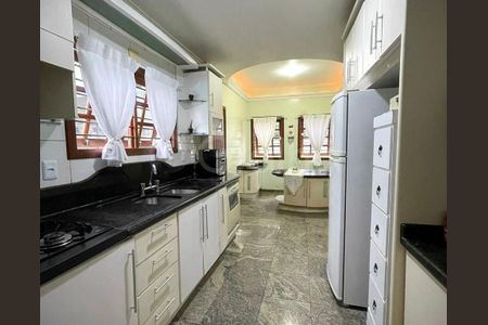 24_photo/95273910d1.ba97ac63d5ac1cb4-ATLAS-7aa473f2-55f4-495c-8cd7-02077a1edb5b.jpg de casa à venda com 3 quartos, 400m² em Córrego Grande, Florianópolis