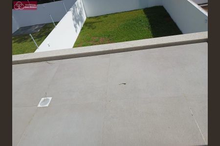 6_photo/9527391745.2a17df7df6ae08cb-ATLAS-f35f6480-e1db-44ea-954d-f1cac4e26a16.jpg de casa à venda com 3 quartos, 136m² em Córrego Grande, Florianópolis