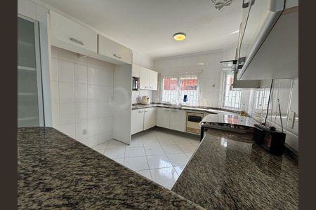 9_photo/95273918c5.4bd2615f33144f40-ATLAS-16c90cc4-1c85-43c8-b910-5b5c101d2876.jpg de casa à venda com 4 quartos, 348m² em Itacorubi, Florianópolis
