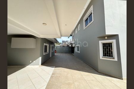 46_photo/95273918c5.4bd2615f33144f40-ATLAS-3a2f59f3-cccc-48e9-b532-28eb9bc05cca.jpg de casa à venda com 4 quartos, 348m² em Itacorubi, Florianópolis