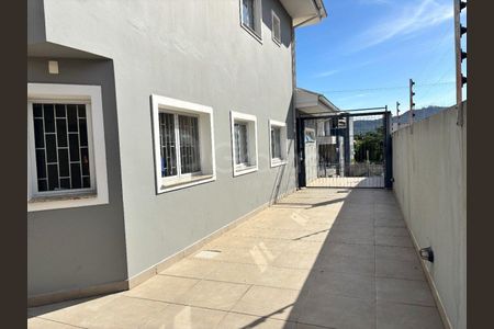 47_photo/95273918c5.4bd2615f33144f40-ATLAS-bf84175e-ab4d-4d08-836a-2ce6b28affe8.jpg de casa à venda com 4 quartos, 348m² em Itacorubi, Florianópolis