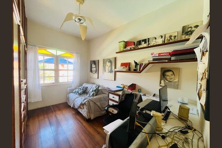 4_photo/9527391945.dc8bbd111761e841-ATLAS-275c0743-e1bd-4326-bf2b-cb594dd1a32f.jpg de casa à venda com 3 quartos, 240m² em Córrego Grande, Florianópolis