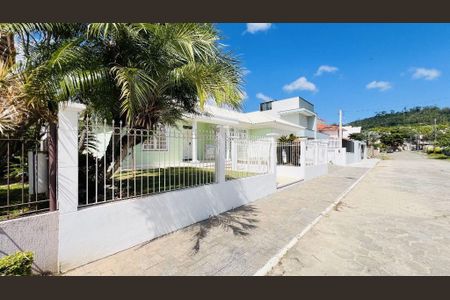 3_photo/9527391973.6618d879b31b9a75-ATLAS-1d509300-82cf-42a3-ae61-e92dc626a6ae.jpg de casa à venda com 3 quartos, 376m² em Córrego Grande, Florianópolis