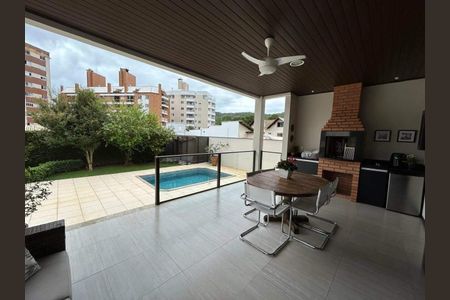 3_photo/9527391a77.fe96b63aec789ef1-ATLAS-61c7af99-9884-4fcd-9f9c-40019dbb843e.jpg de casa à venda com 3 quartos, 221m² em Córrego Grande, Florianópolis