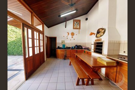 7_photo/9527391c41.ead0744c2329e0c8-ATLAS-6322903c-eacd-49ef-9367-e723927e5577.jpg de casa à venda com 6 quartos, 337m² em Santa Monica, Florianópolis