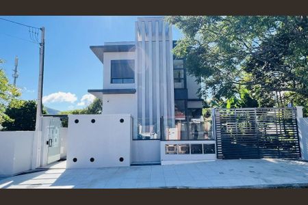 5_photo/9527391ca9.aafc750051720c32-ATLAS-3bca8f01-9d2f-45ac-a974-4eb579bd9ed4.jpg de casa à venda com 3 quartos, 162m² em Santa Monica, Florianópolis