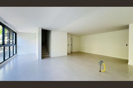 6_photo/9527391ca9.aafc750051720c32-ATLAS-4a58b0a4-e62d-4994-a9b3-9254e420d815.jpg de casa à venda com 3 quartos, 162m² em Santa Monica, Florianópolis