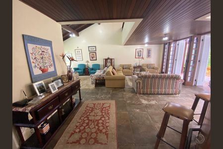 4_photo/9527391dff.a64889f4275538b8-ATLAS-e303e0b7-c771-4a98-9f63-b0b0fce55e81.jpg de casa à venda com 4 quartos, 319m² em Santa Monica, Florianópolis