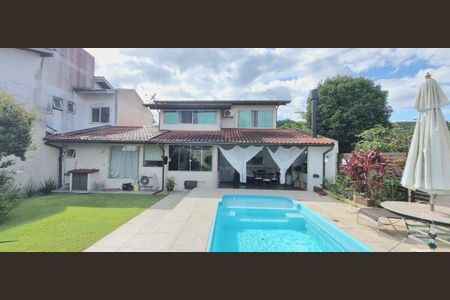 10_photo/9527391ed3.07671446921f2772-ATLAS-6d7677ee-d48e-42a0-9e76-5fb1fc06febb.jpg de casa à venda com 4 quartos, 233m² em Santa Monica, Florianópolis