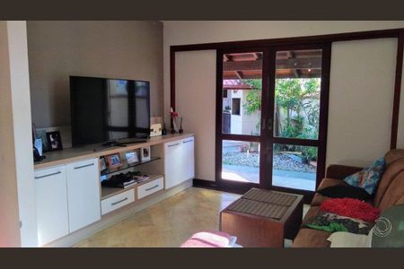 8_photo/9527392047.96e81d73ac213d8c-ATLAS-708a8875-ebe3-4d04-a55f-35c4b97321d2.jpg de casa à venda com 3 quartos, 262m² em Itacorubi, Florianópolis